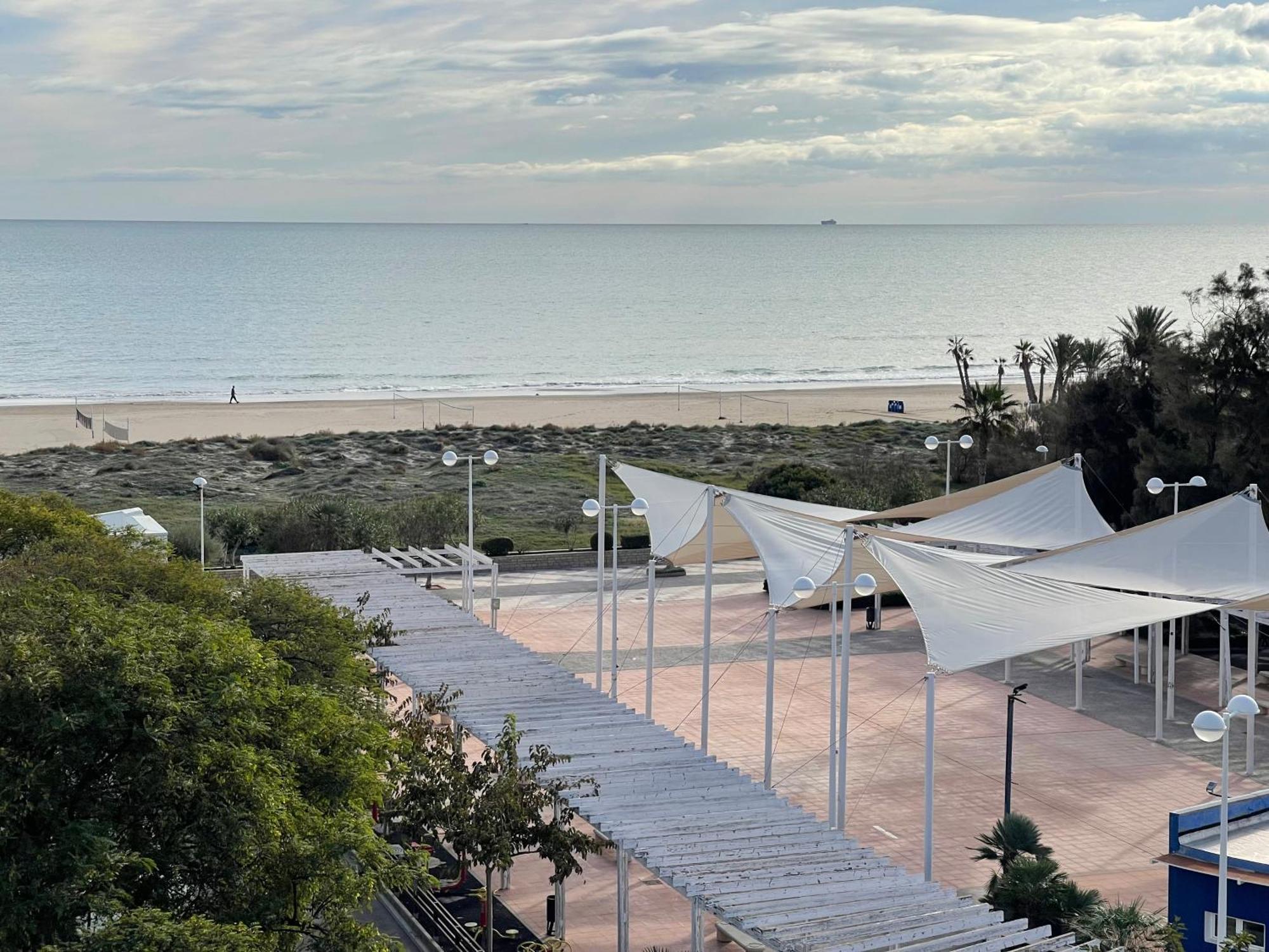 Agh Canet كانيت ذي بيرينغير المظهر الخارجي الصورة