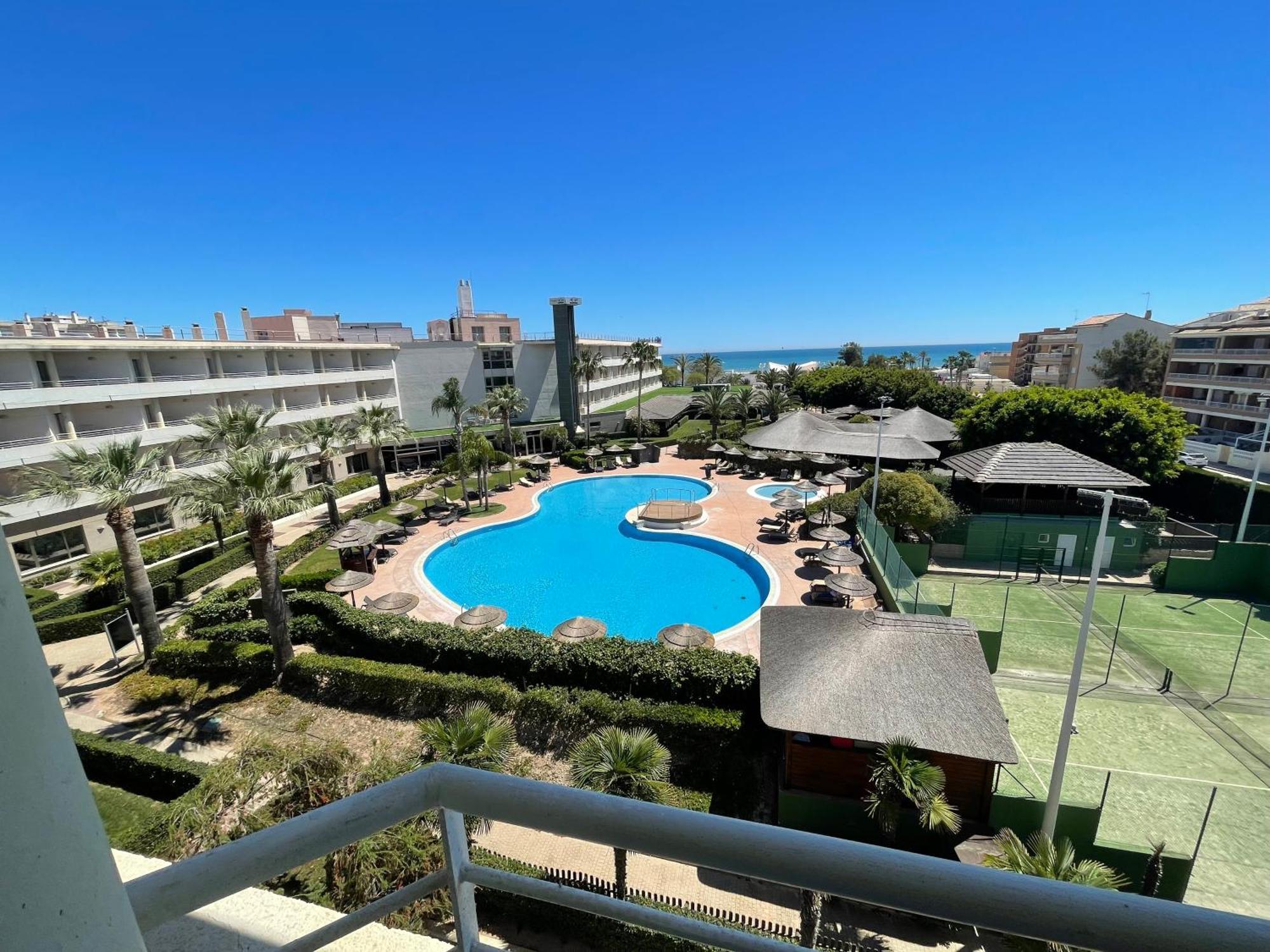Agh Canet كانيت ذي بيرينغير المظهر الخارجي الصورة