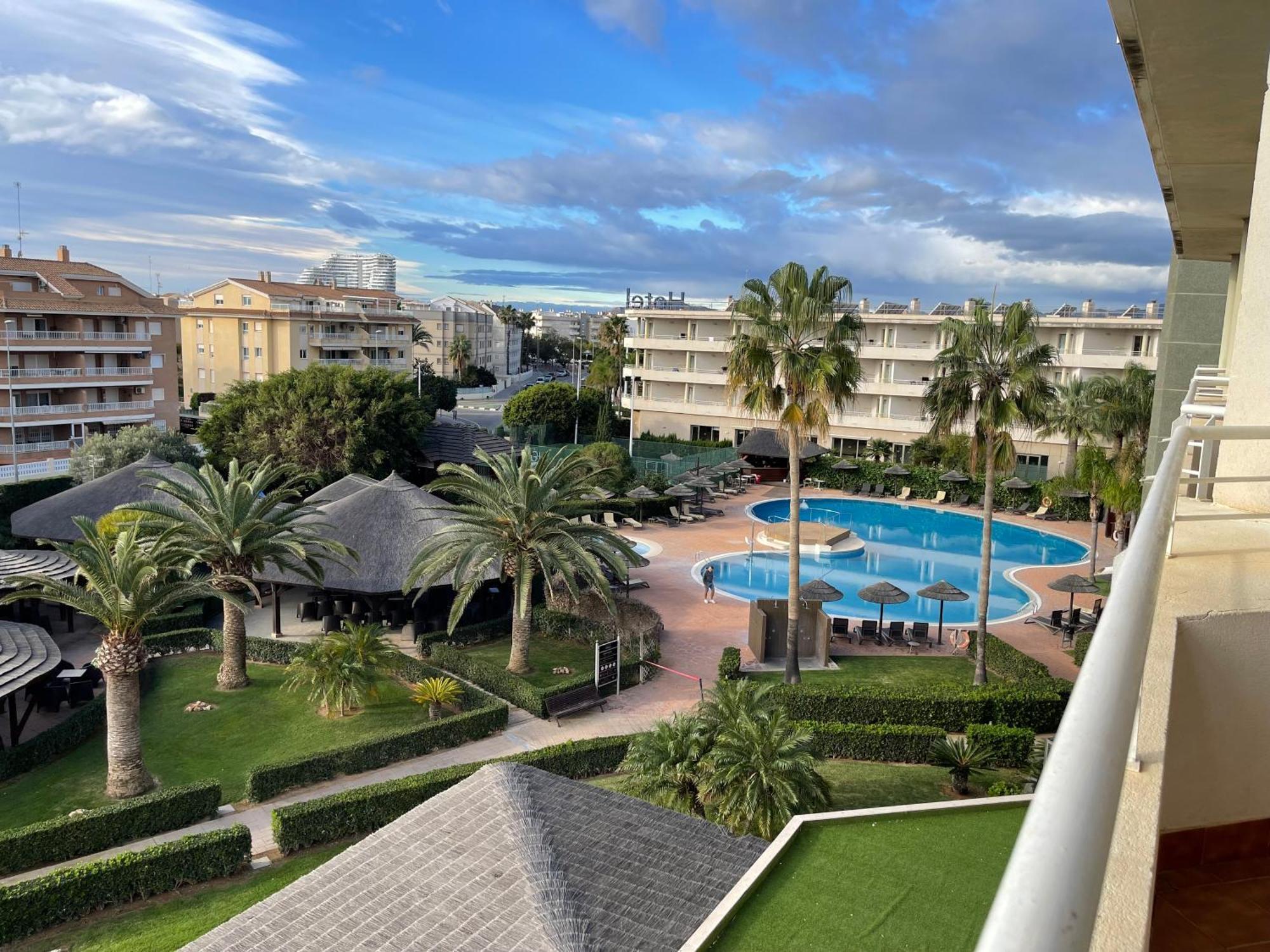 Agh Canet كانيت ذي بيرينغير المظهر الخارجي الصورة